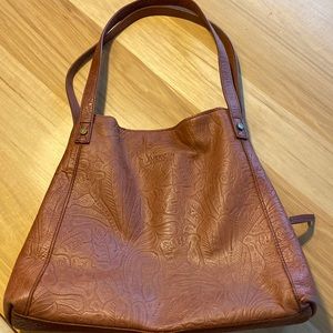 Leather shoulder bag